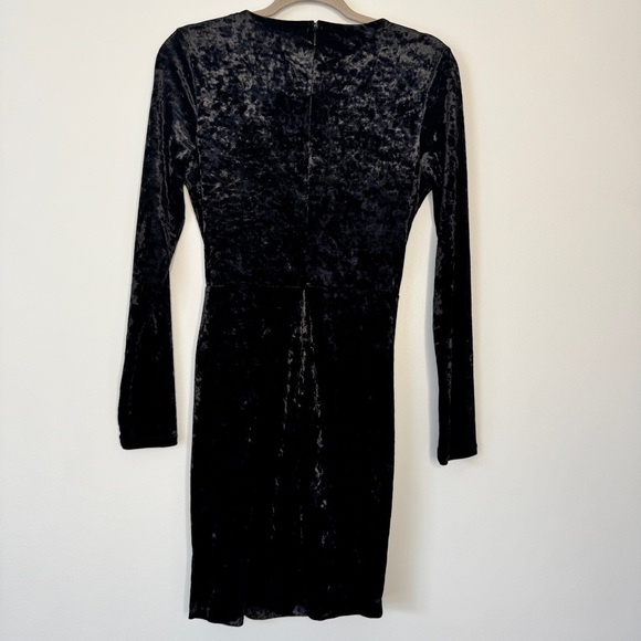 Guess Dress Crushed Velvet Stretch Black Twist Front Long Sleeve Dark Romantic M - Picture 4 of 16